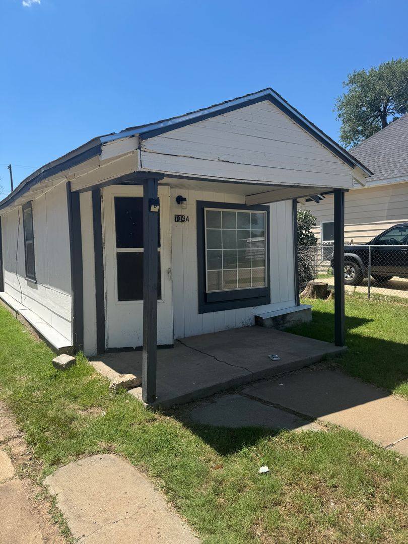House for rent at 704 S Cleveland St, Amarillo, TX 79102