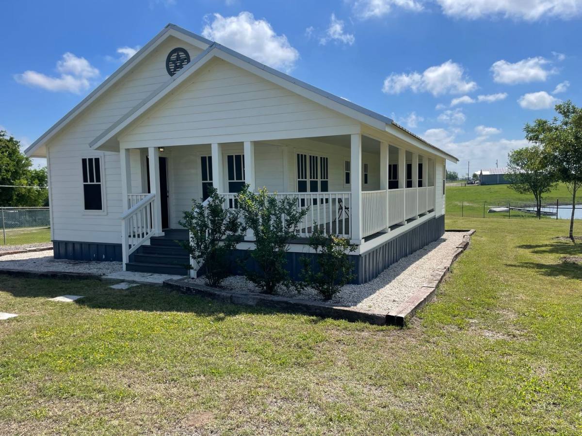 Townhouse for rent at 9711 Thaxton Rd, Austin, TX 78747