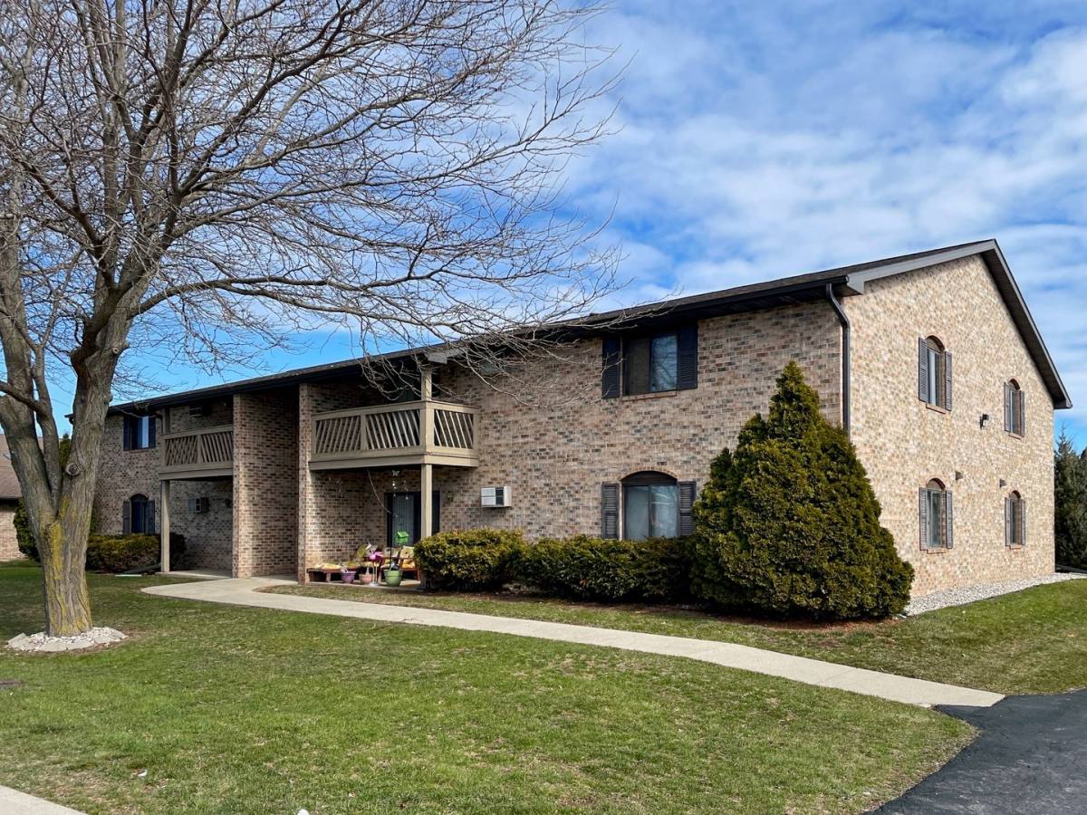Apartment for rent at 1883 Verlin Rd, Green Bay, WI 54302