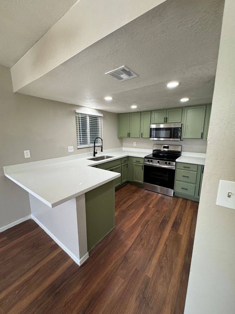 Apartment for rent at 2704 E Turney Ave, Phoenix, AZ 85016