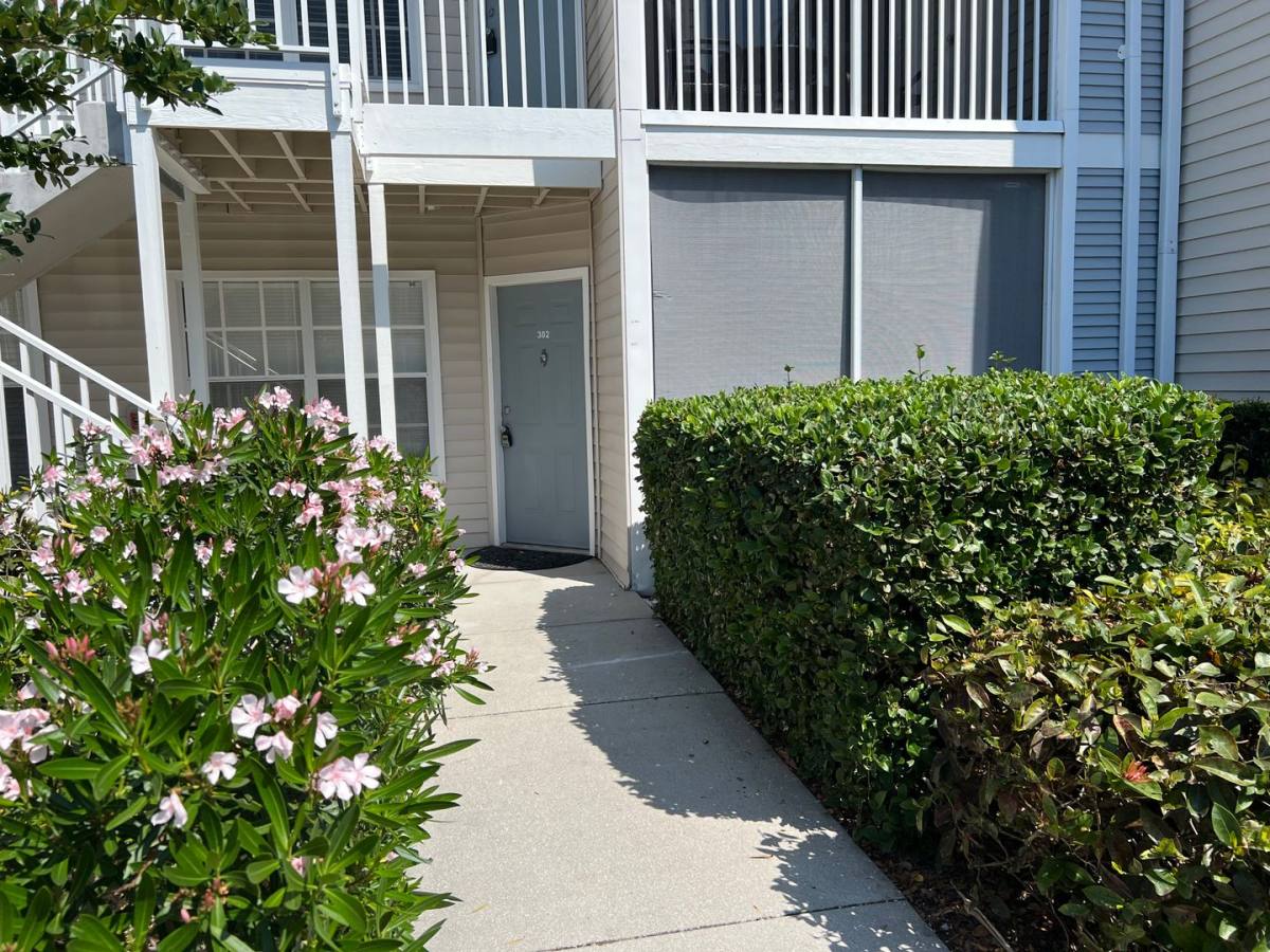 Condo for rent at 850 S Tamiami Trail, Sarasota, FL 34236