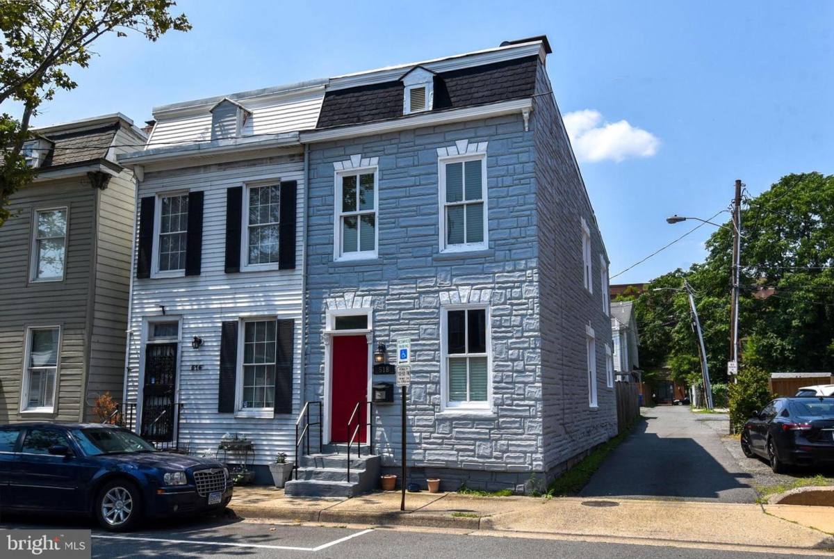 Townhouse for rent at 518 N Patrick St, Alexandria, VA 22314