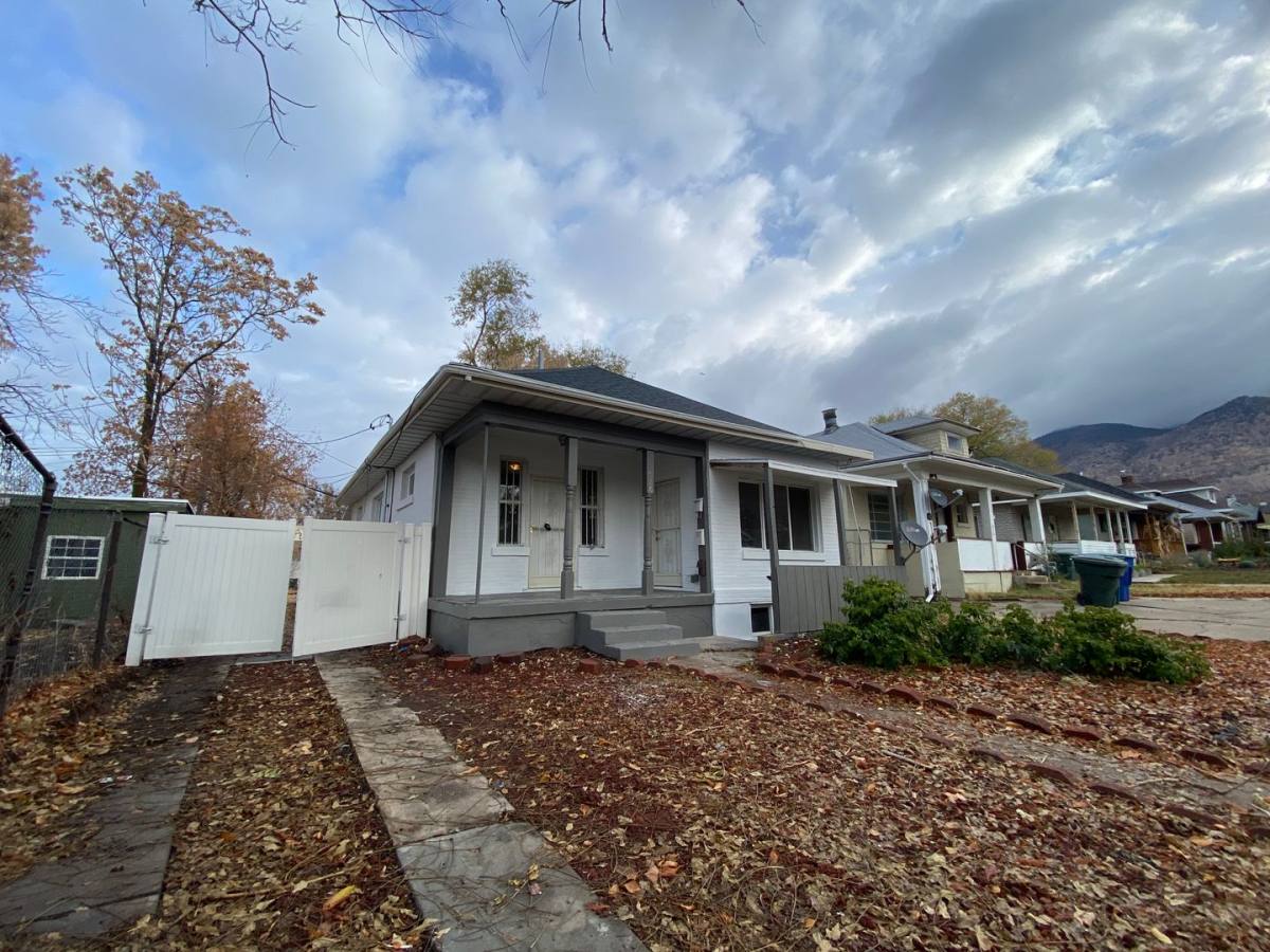 Apartment for rent at 926 E Binford St, Ogden, UT 84401