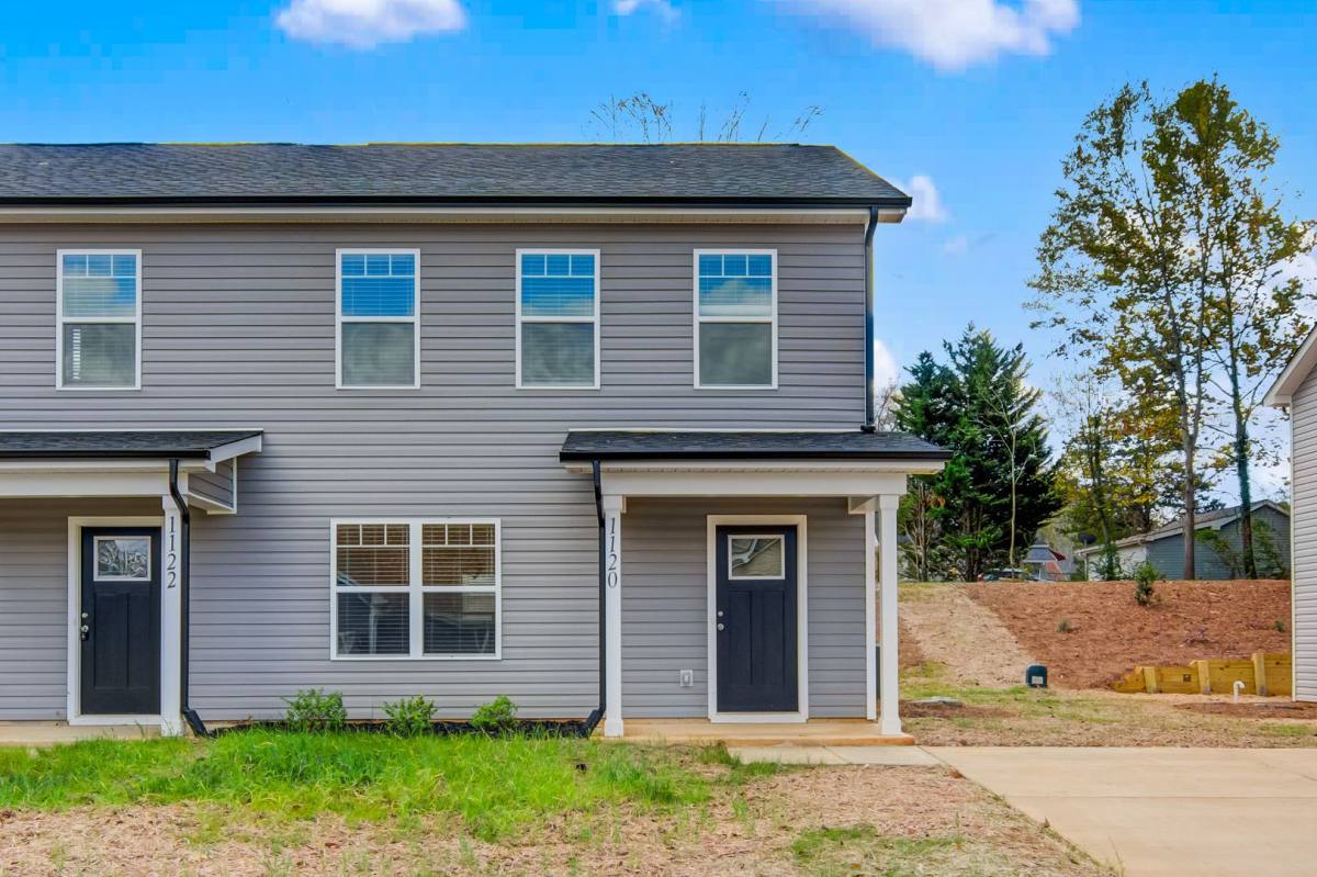 Townhouse for rent at 1120 13th Ave Court NE, Hickory, NC 28601