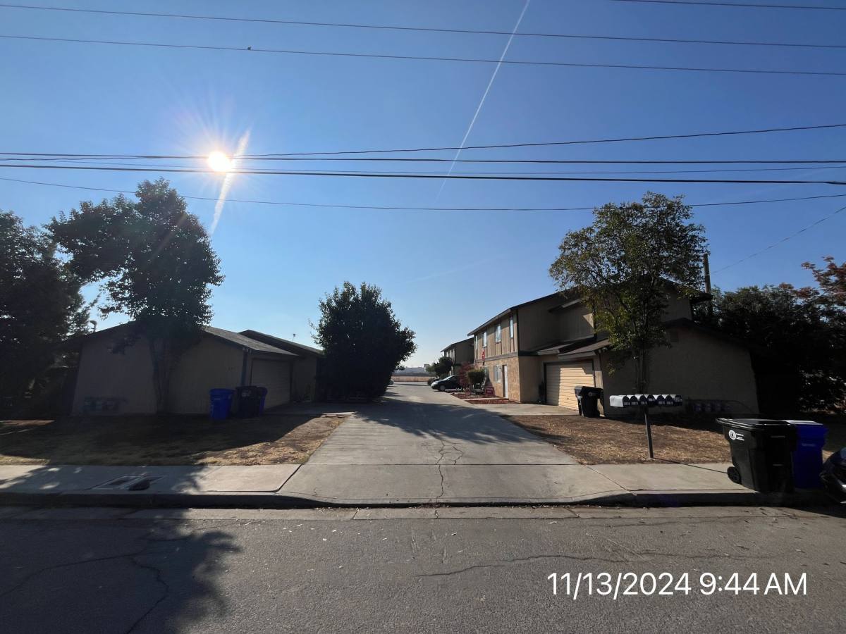 Apartment for rent at 851-859 W Mulberry Ave, Porterville, CA 93257