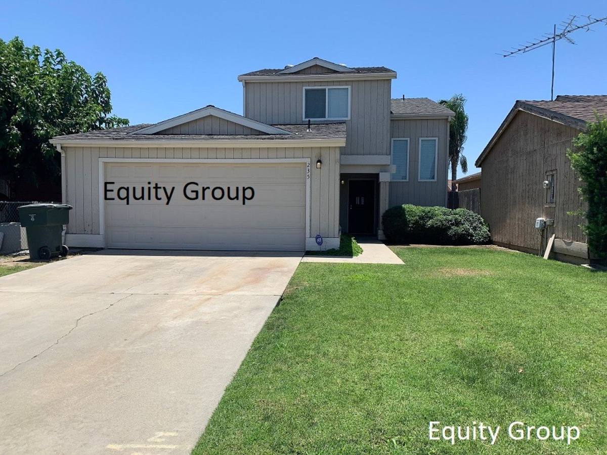 Townhouse for rent at 235 E Chavez St, Visalia, CA 93291