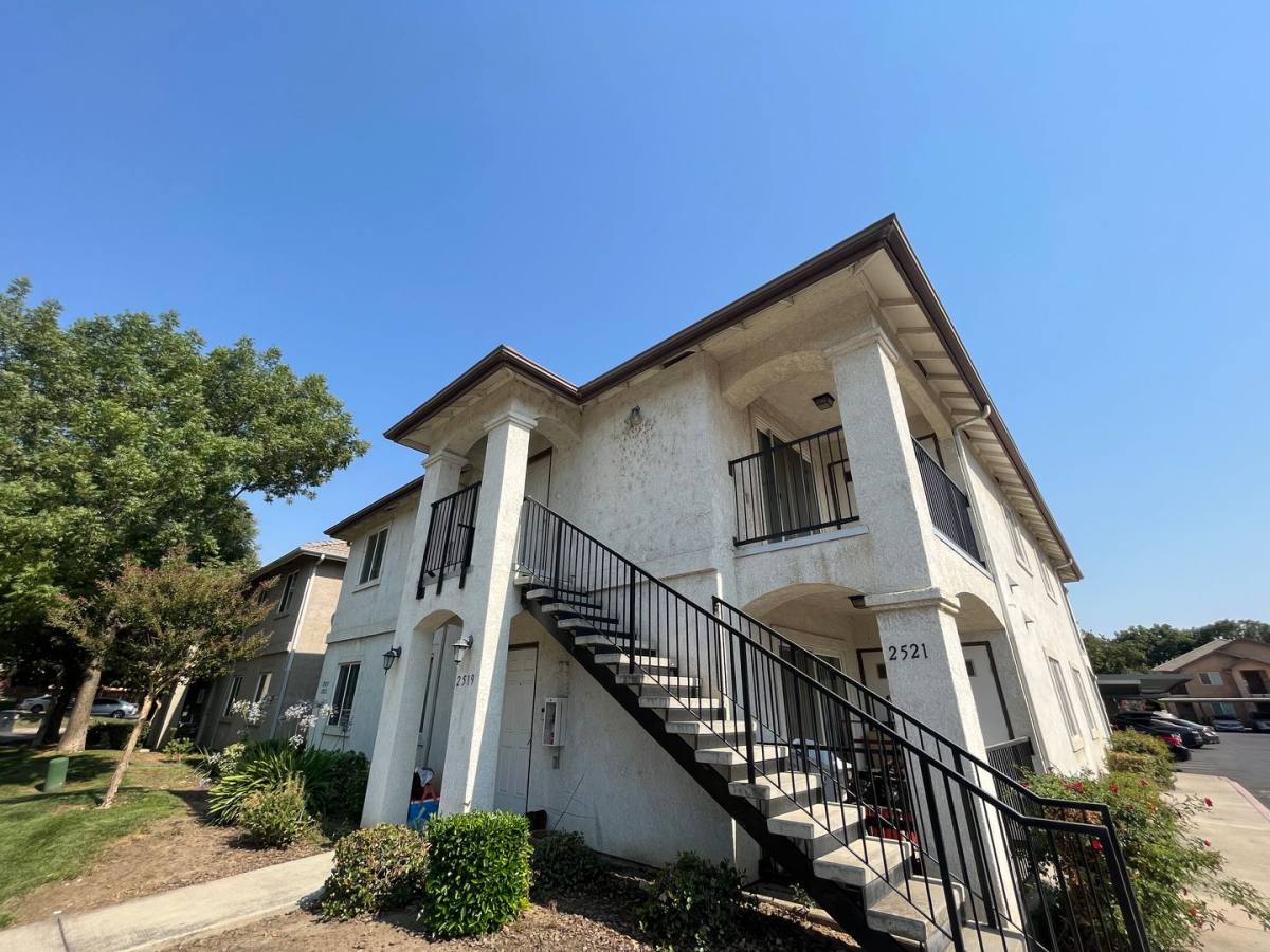 Apartment for rent at 2519-2525 W Lark Ave, Visalia, CA 93291