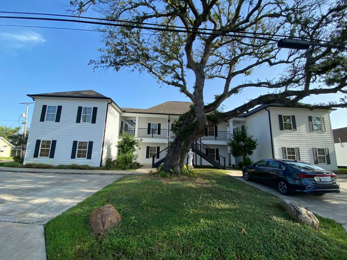 Apartment for rent at 1751 Elms St, Lake Charles, LA 70601