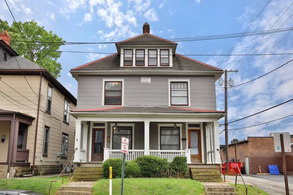 Townhouse for rent at 21 E Blake Ave, Columbus, OH 43202