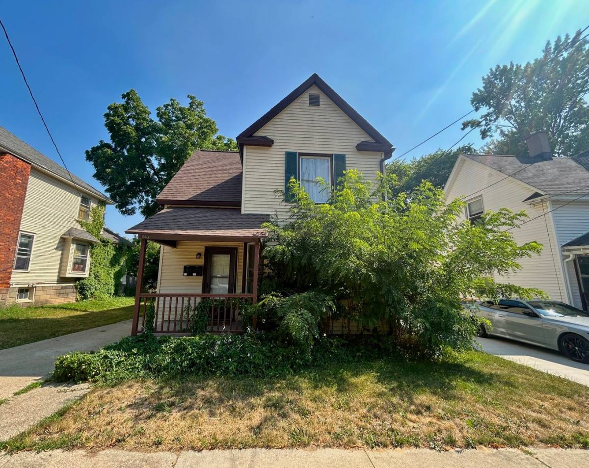 Apartment for rent at 1040 Fairmount St SE, Grand Rapids, MI 49506