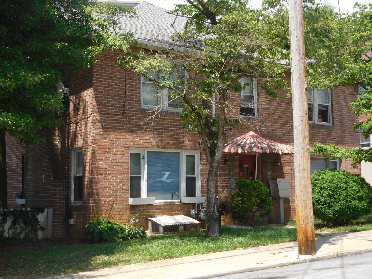 Apartment for rent at 208 N Potomac St, Waynesboro, PA 17268