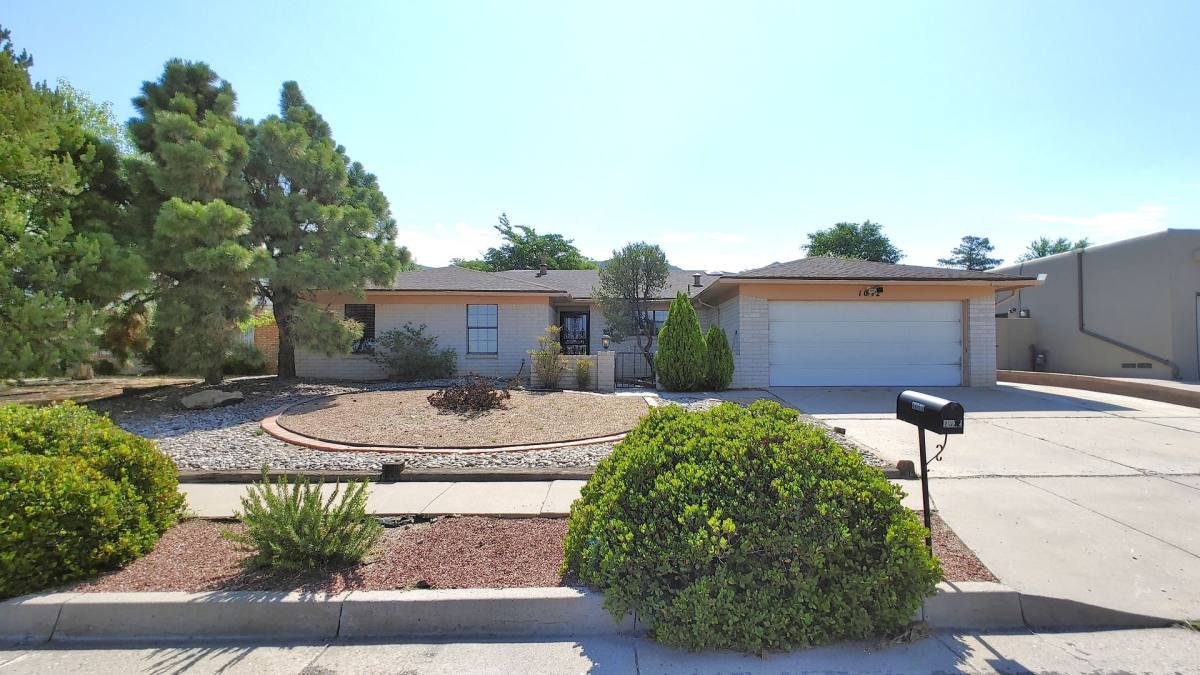 House for rent at 1052 Monte Largo Dr NE, Albuquerque, NM 87123