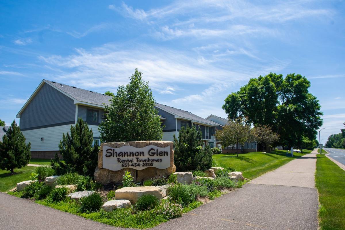 Townhouse for rent at 14600 Shannon Parkway, Rosemount, MN 55068