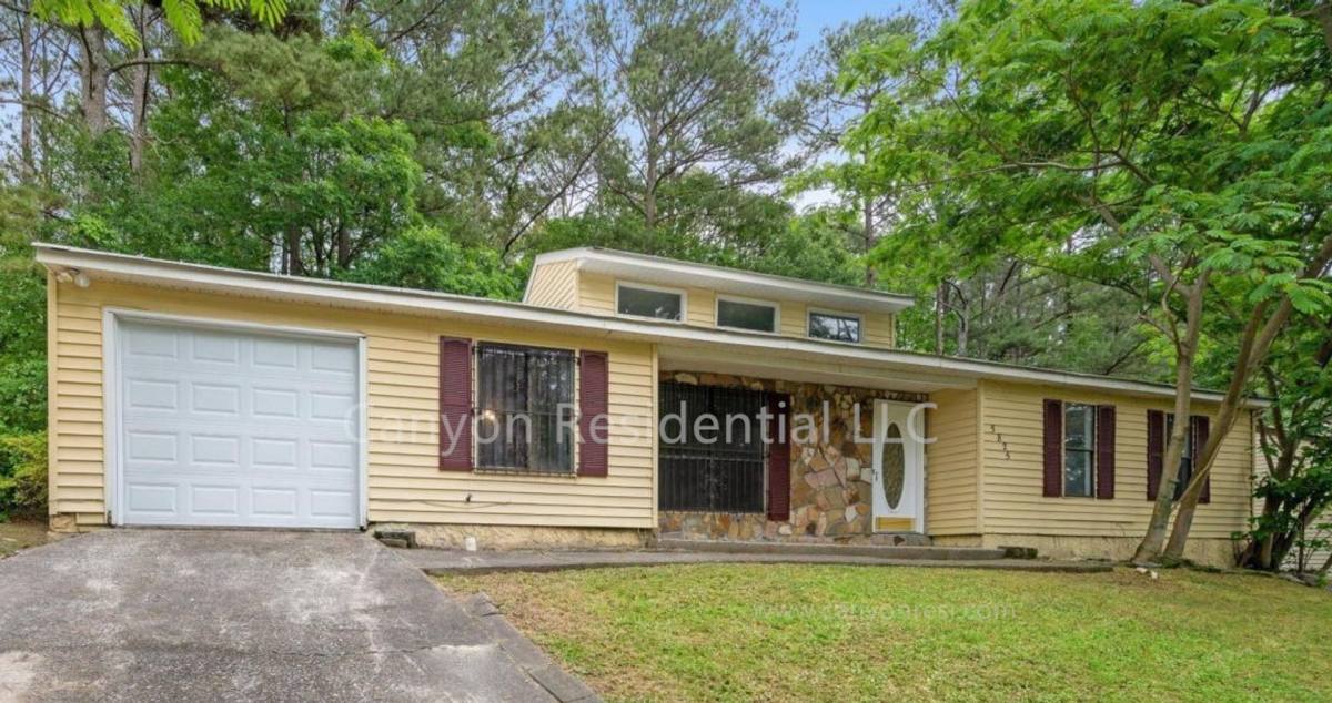 House for rent at 5825 Vernier Dr, Atlanta, GA 30349