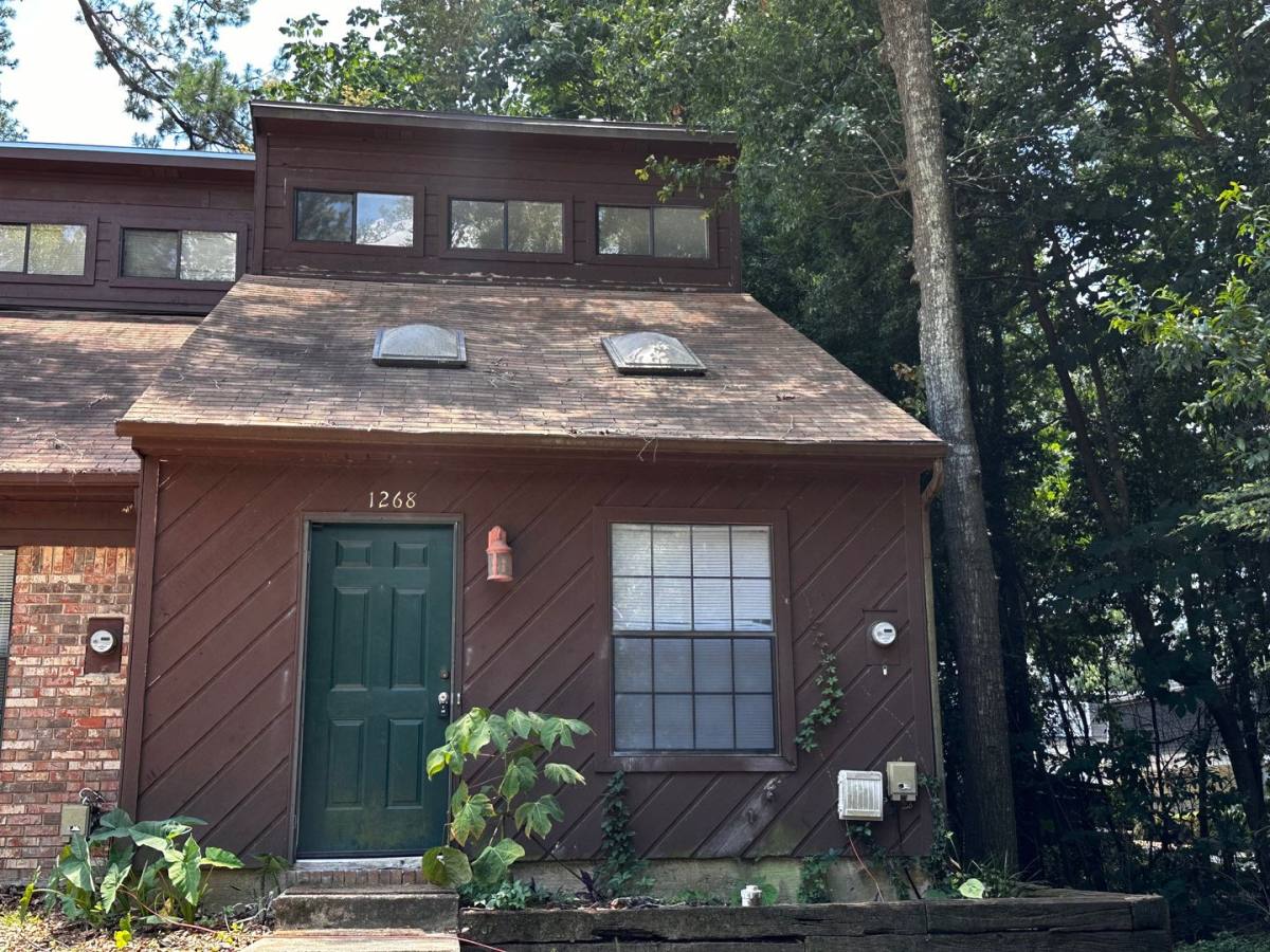 Townhouse for rent at 1268 High Rd, Tallahassee, FL 32304
