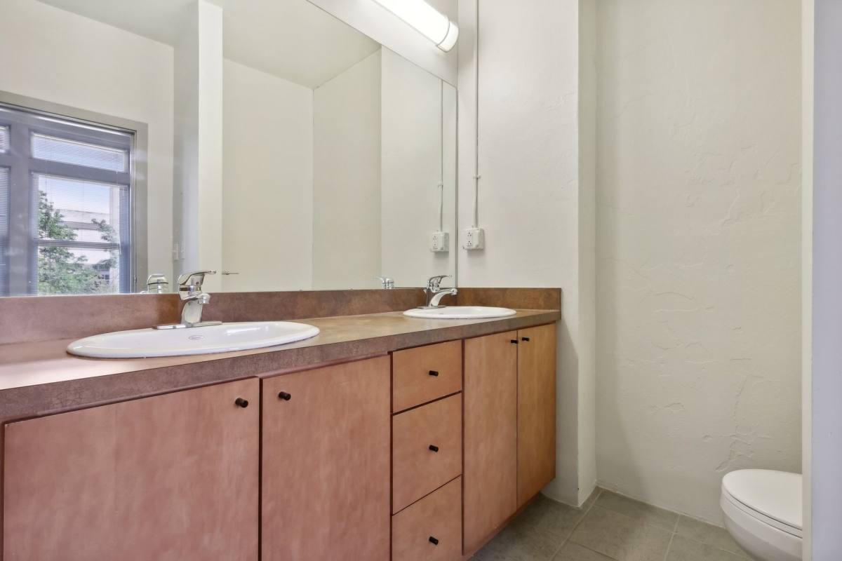 Apartment for rent at 2010-2020 Euclid Ave, Cleveland, OH 44115