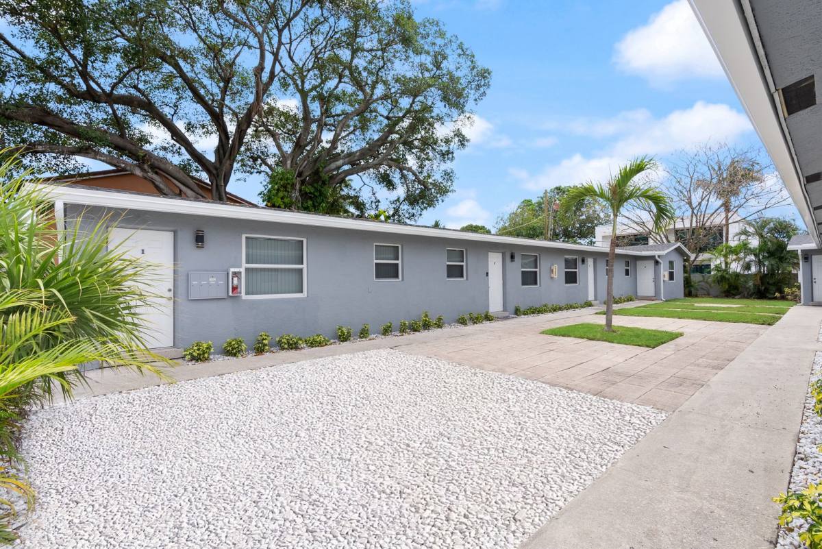 Apartment for rent at 322 SW 14th St - Floor, Fort Lauderdale, FL 33315