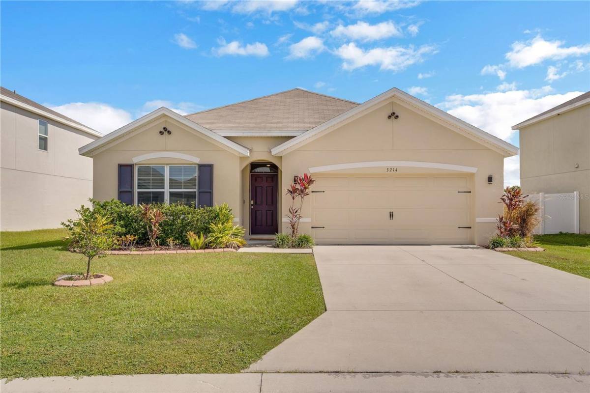 House for rent at 3214 Golden Dewdrop Lane, Plant City, FL 33566