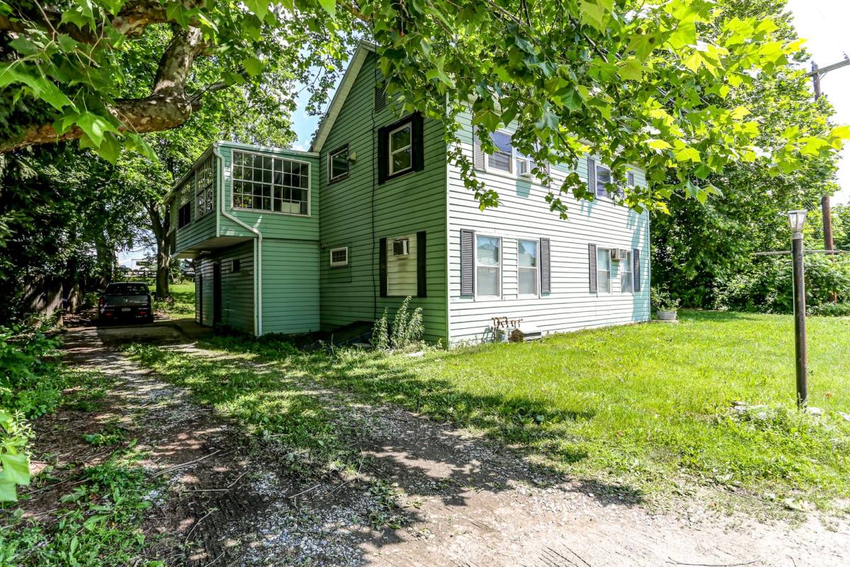 Apartment for rent at 1024 W Trindle, Mechanicsburg, PA 17055