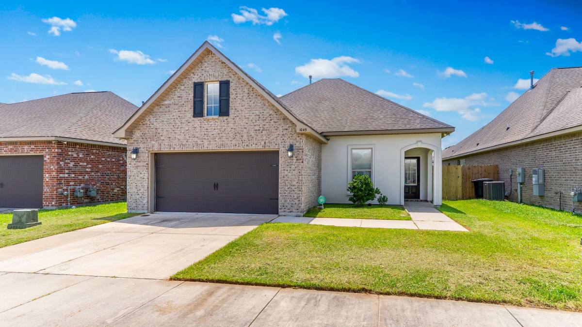 House for rent at 1045 Gentle Wind Dr, Baton Rouge, LA 70820