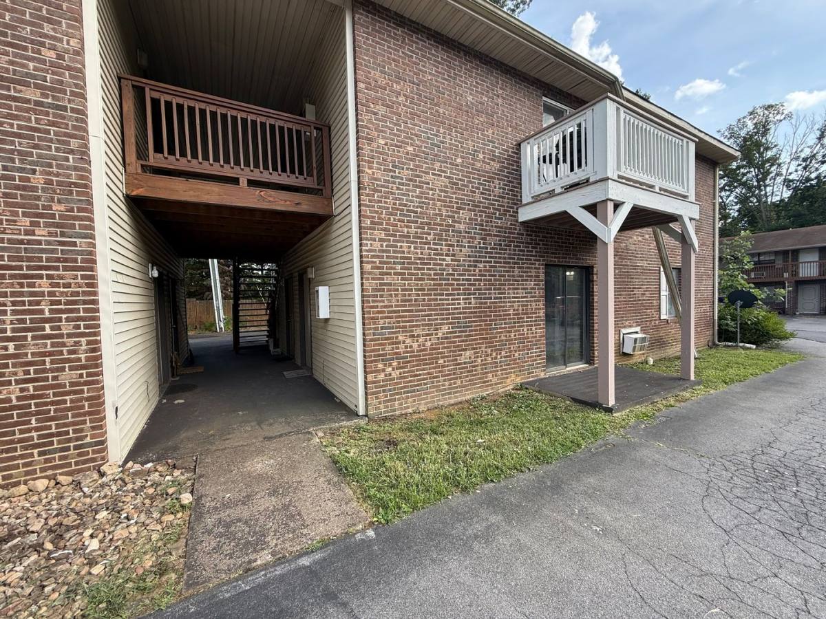Apartment for rent at 499 N Hawkins St, Rogersville, TN 37857