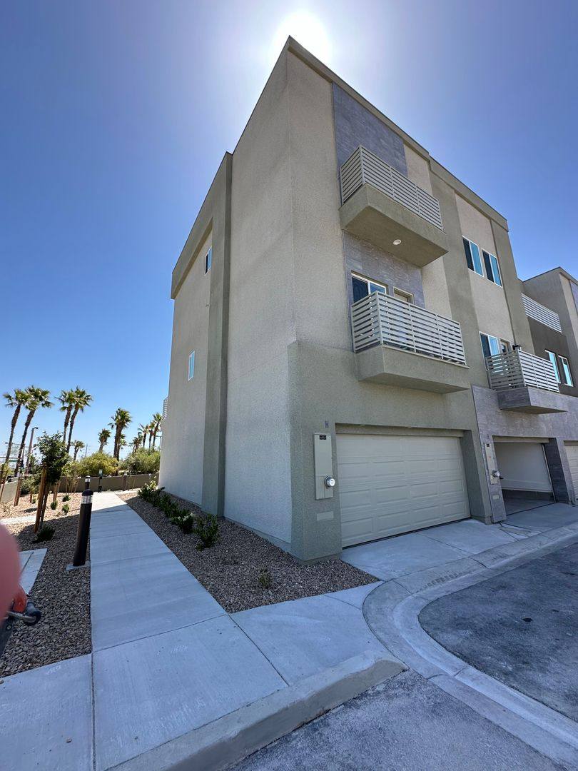Townhouse for rent at 1106 Prospering Creek St, Las Vegas, NV 89135