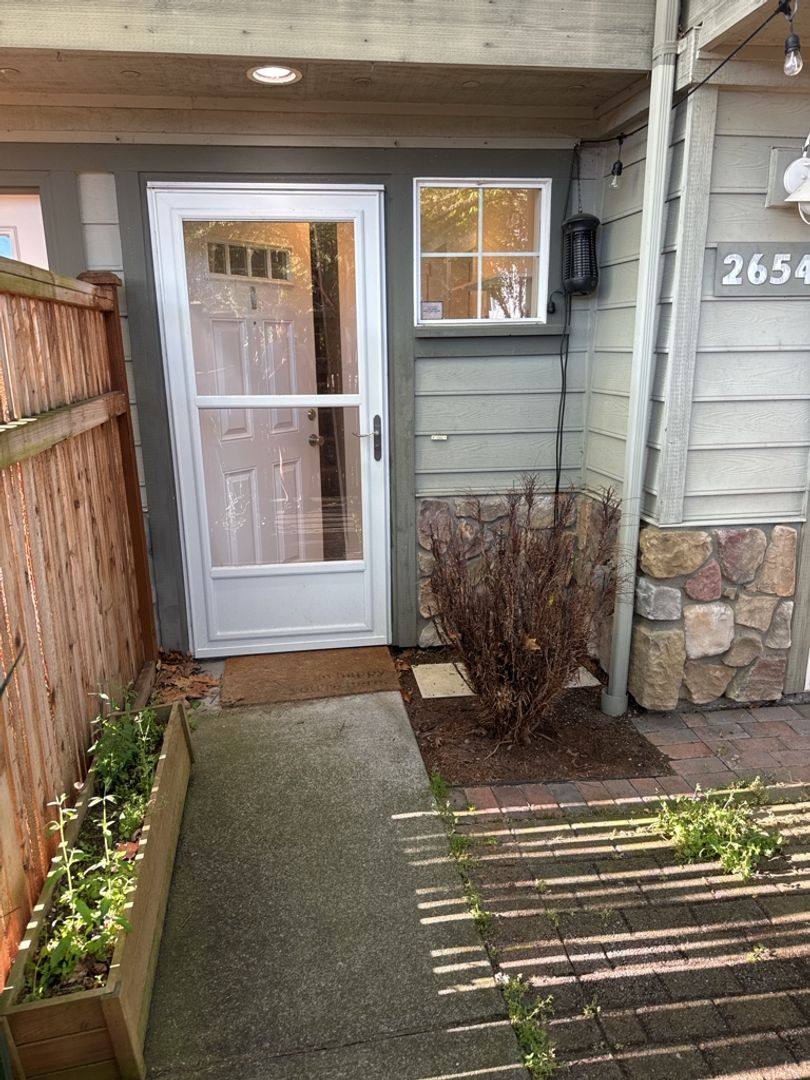 Townhouse for rent at 2654 NW 56th St, Seattle, WA 98107
