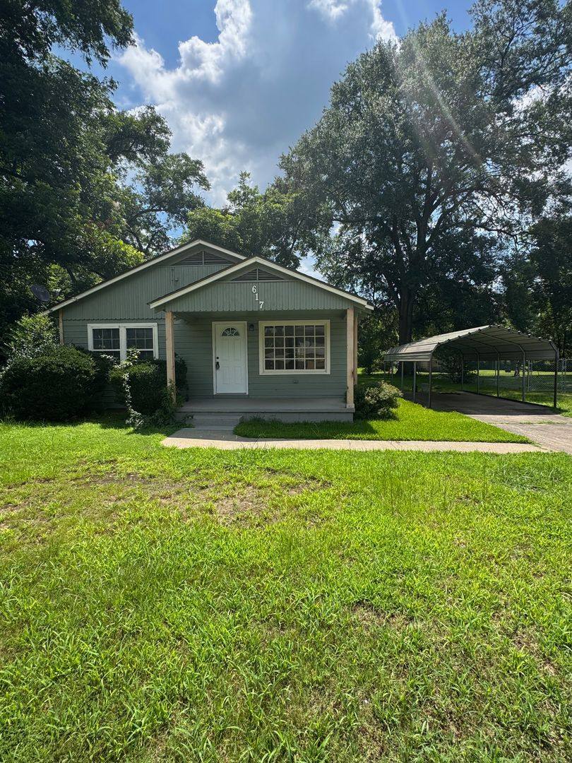 House for rent at 617 S Oak St, Jacksonville, AR 72076