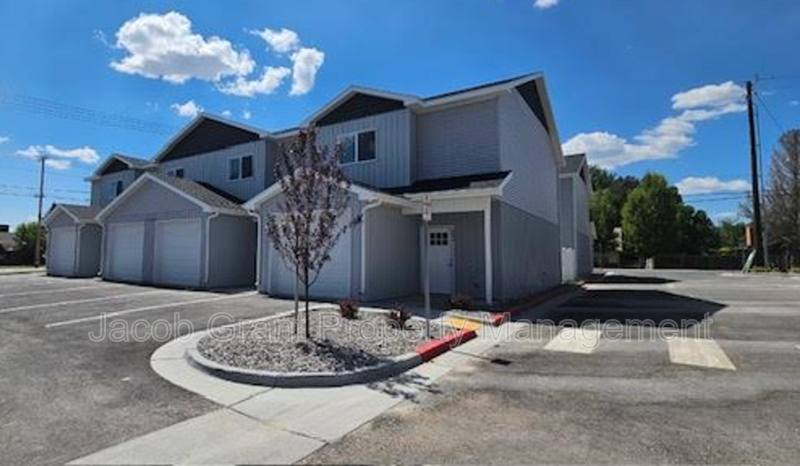 Townhouse for rent at 1645 S Bellin Rd, Idaho Falls, ID 83402