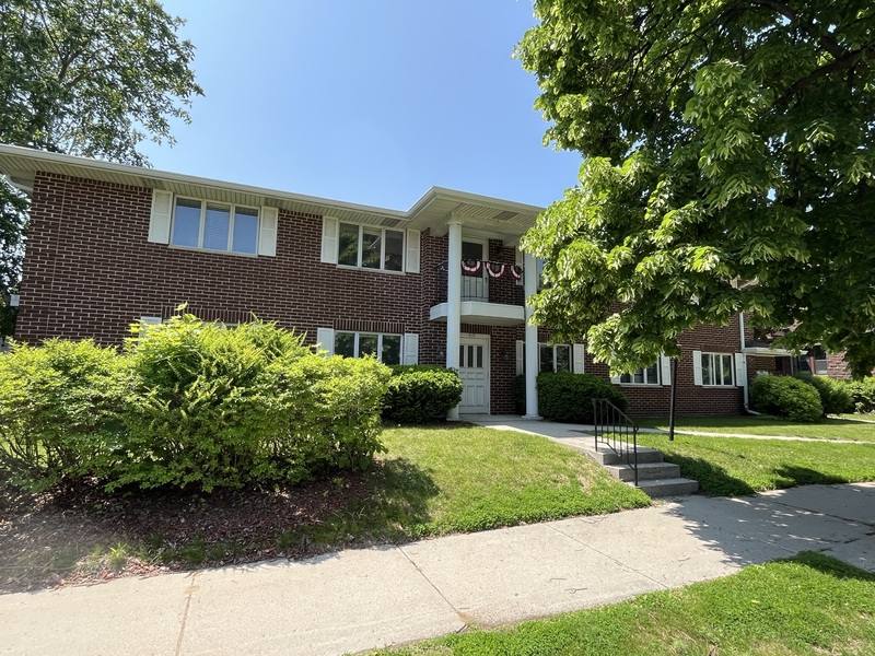 Apartment for rent at 617 Michigan Ave #5, Sheboygan, WI 53081