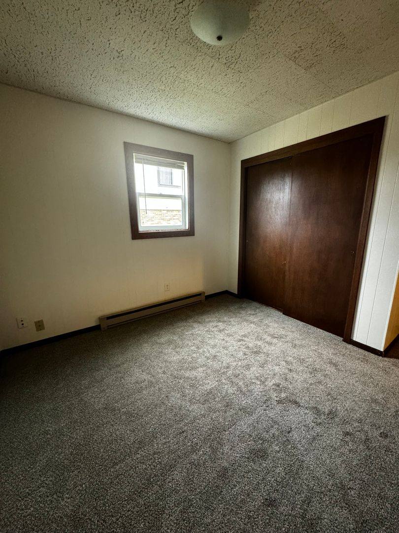 Apartment for rent at 14 S Boyd St, Aberdeen, SD 57401