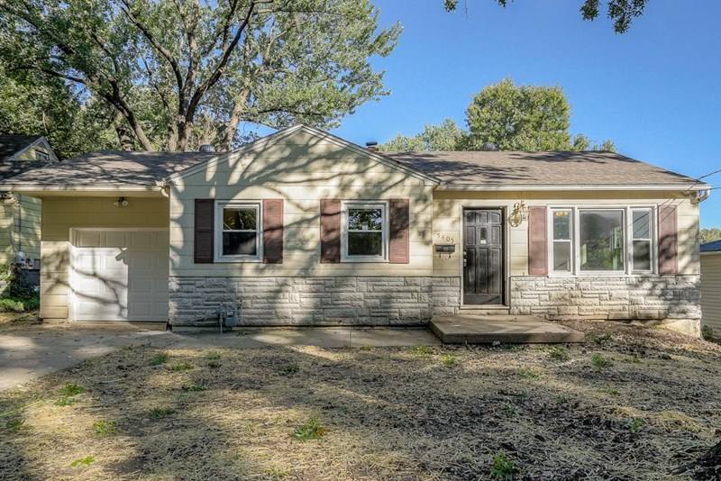 House for rent at 5405 Woodson Rd, Kansas City, MO 64133