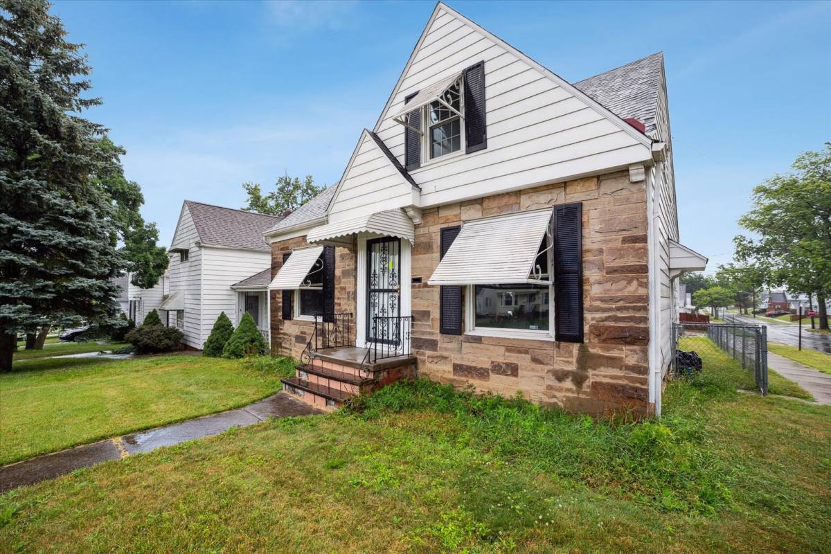 House for rent at 5145 E 114 St, Cleveland, OH 44125