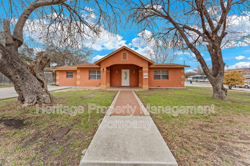 House for rent at 3323 W Woodlawn Ave #1, San Antonio, TX 78228
