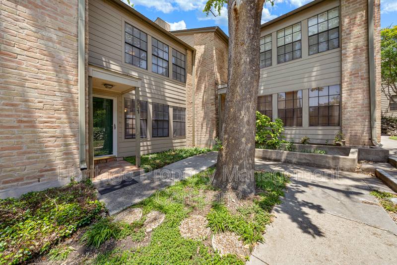 Townhouse for rent at 7711 Callaghan Rd #501, San Antonio, TX 78229