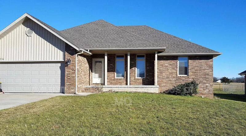 House for rent at 1754 N Chandler Rd, Springfield, MO 65802