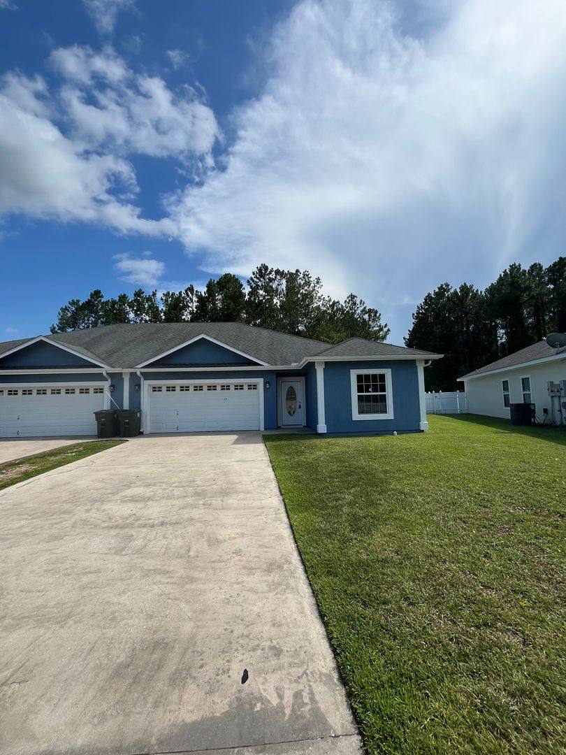Townhouse for rent at 204 Royal Palms Ave, Kingsland, GA 31548
