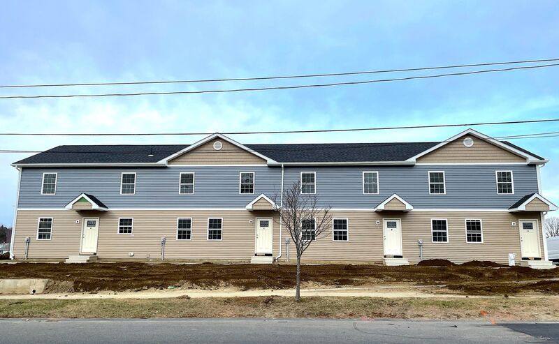 Townhouse for rent at 114 McKinstry Ave #B, Chicopee, MA 01013