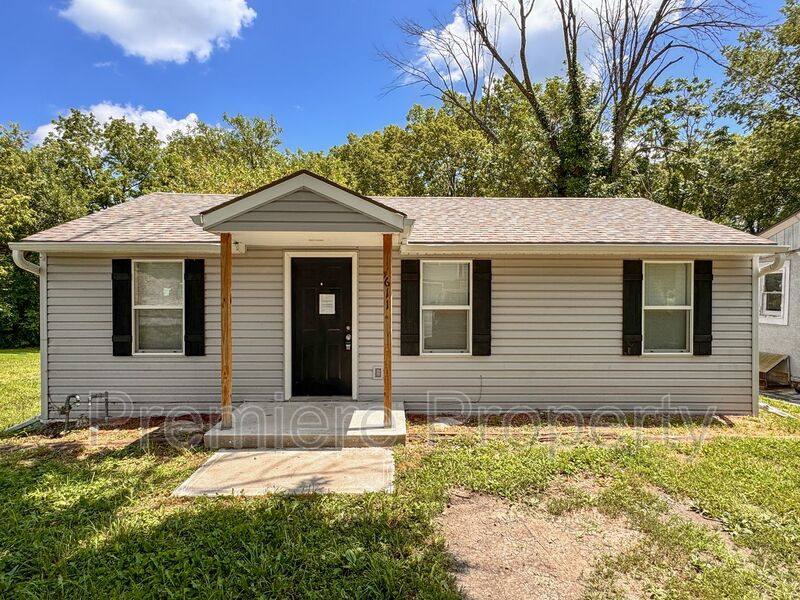 House for rent at 611 N Hocker Ave, Independence, MO 64050