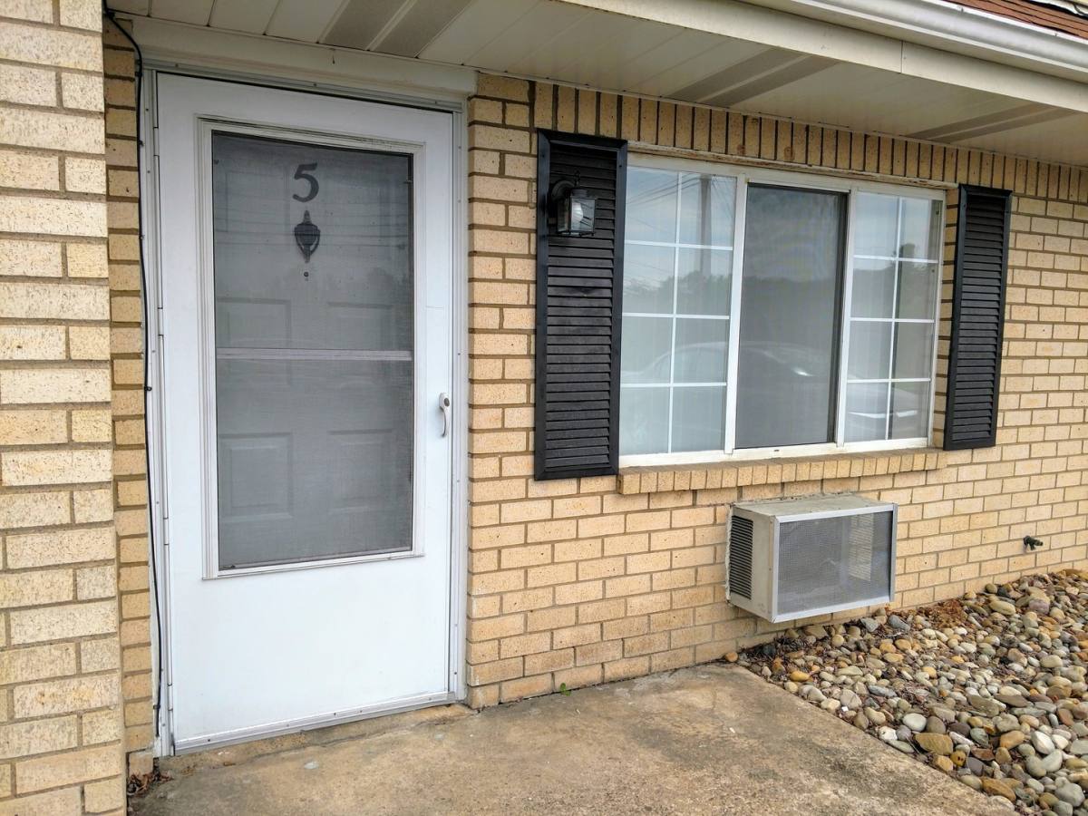 Apartment for rent at 1105 Elicker Rd, New Kensington, PA 15068