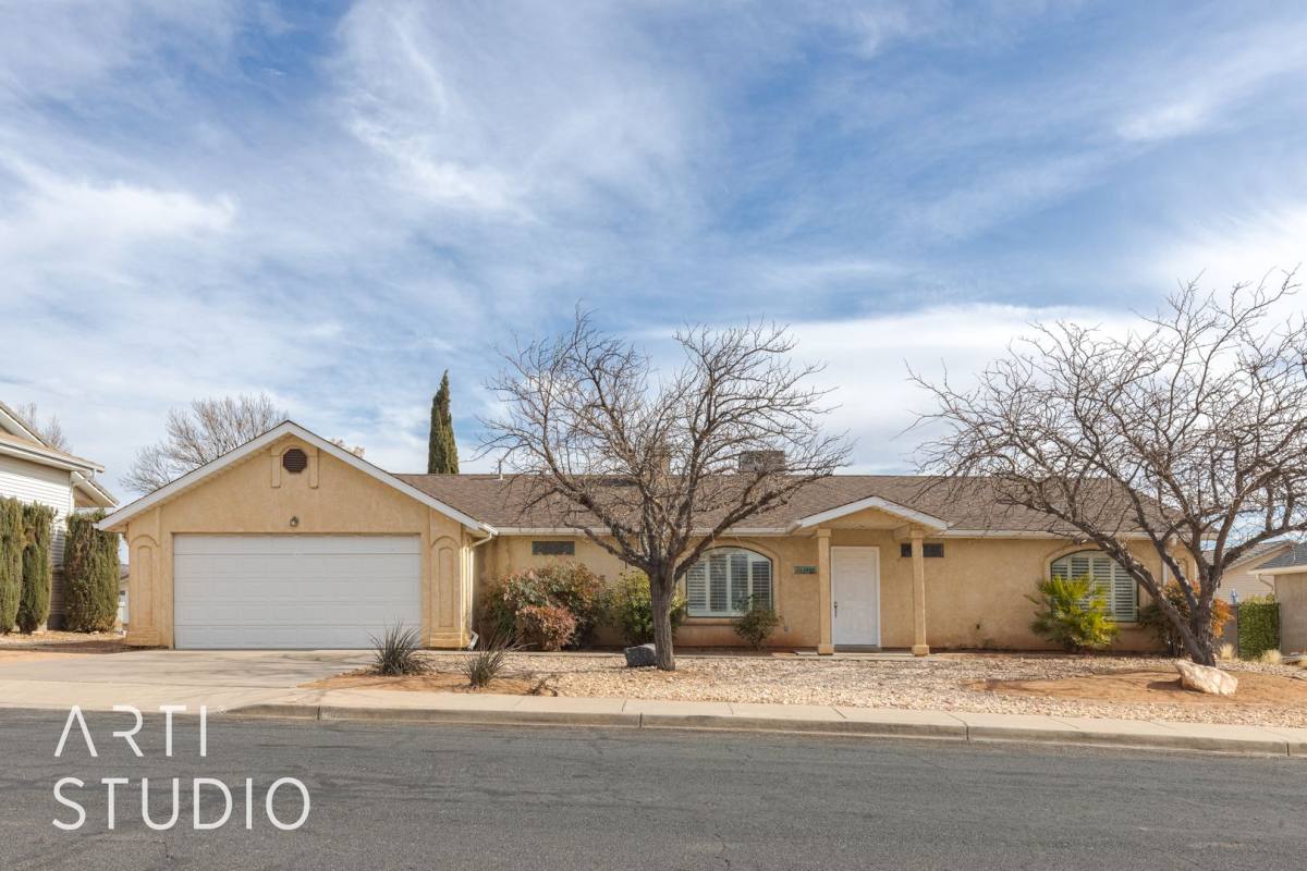 House for rent at 1686 Tamarisk Dr, Santa Clara, UT 84765