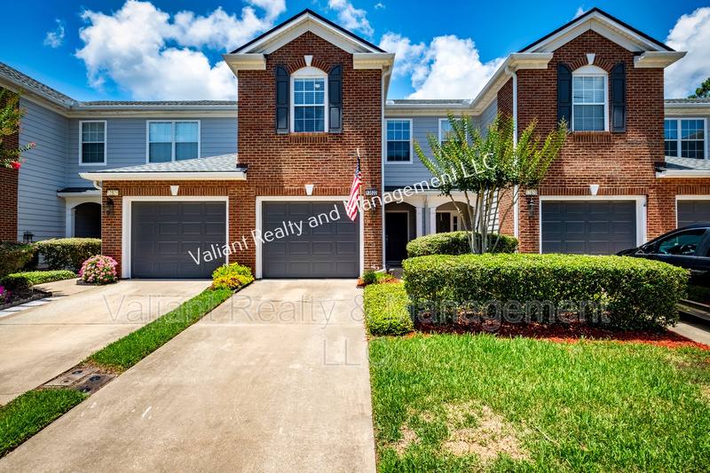 Townhouse for rent at 13522 Stone Pond Dr, Jacksonville, FL 32224