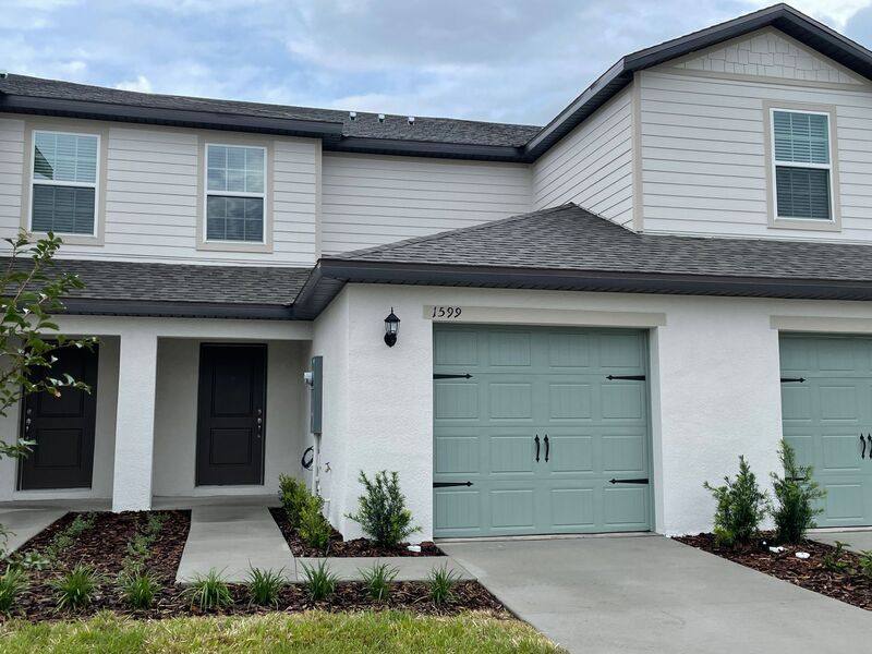 Townhouse for rent at 1599 Wynford Circle, Tavares, FL 32778