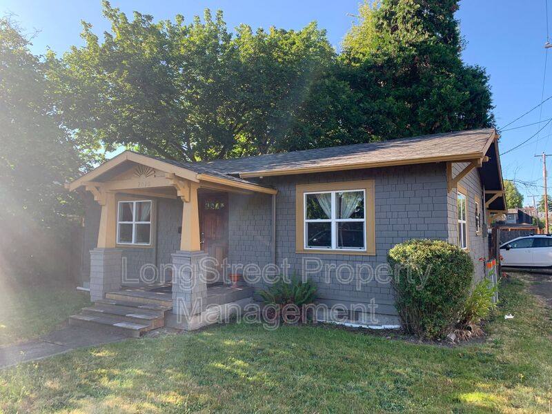 House for rent at 2020 NW Harrison Blvd, Corvallis, OR 97330