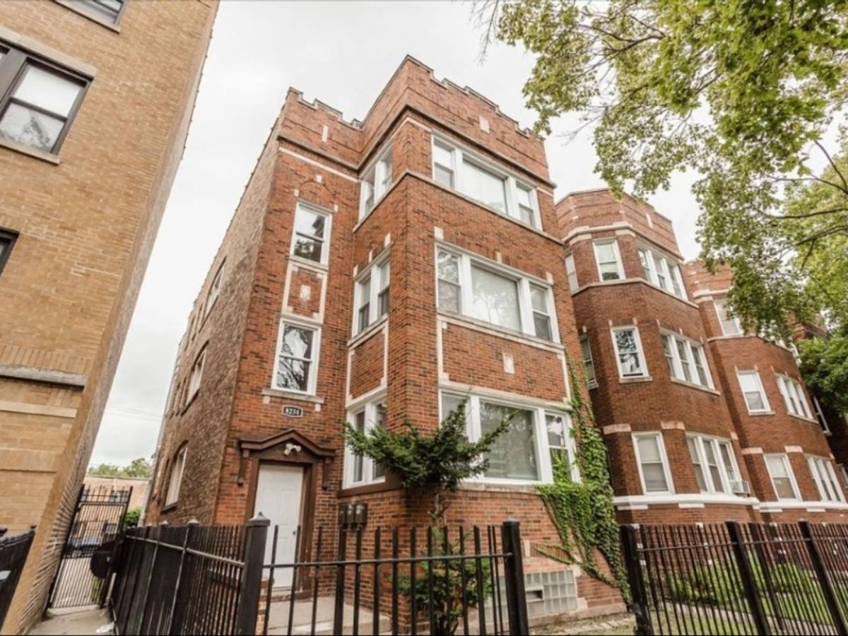 Apartment for rent at 8234 S Maryland Ave, Chicago, IL 60619