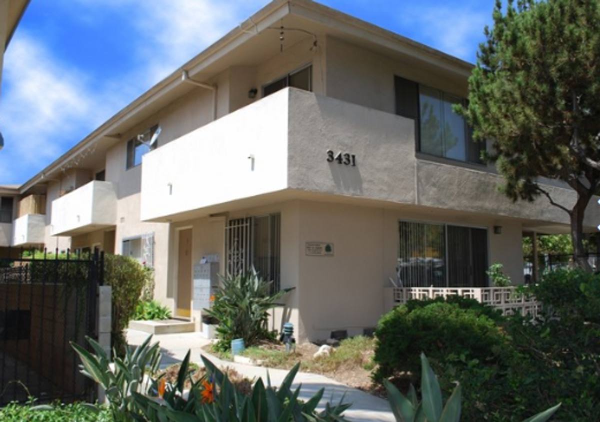Apartment for rent at 3431 Vinton Ave, Los Angeles, CA 90034