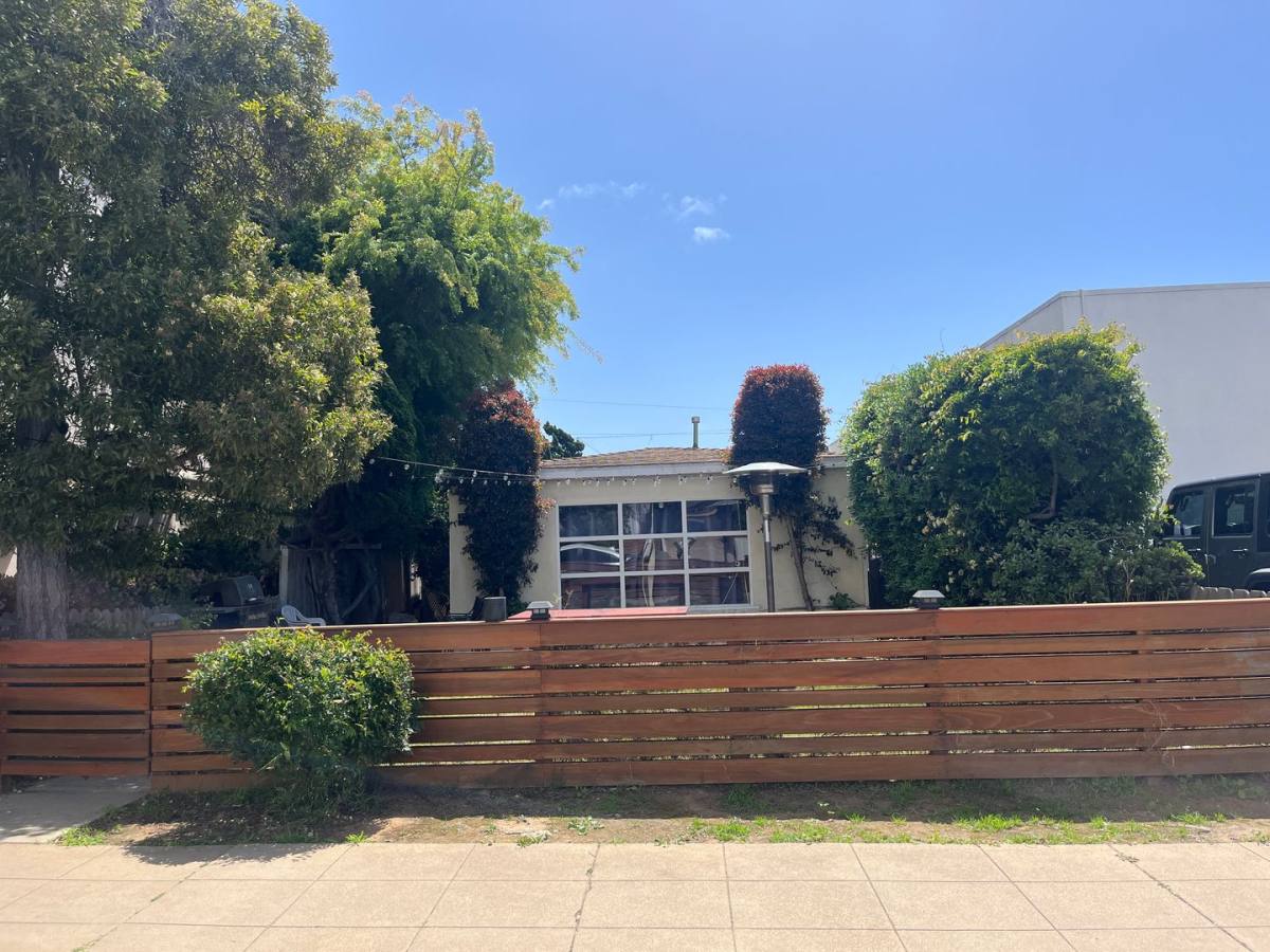 Apartment for rent at 1609-1611 Chalcedony St, San Diego, CA 92109