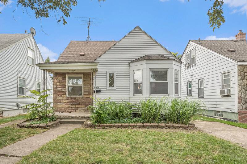 House for rent at 1320 Washington Ave, Lincoln Park, MI 48146