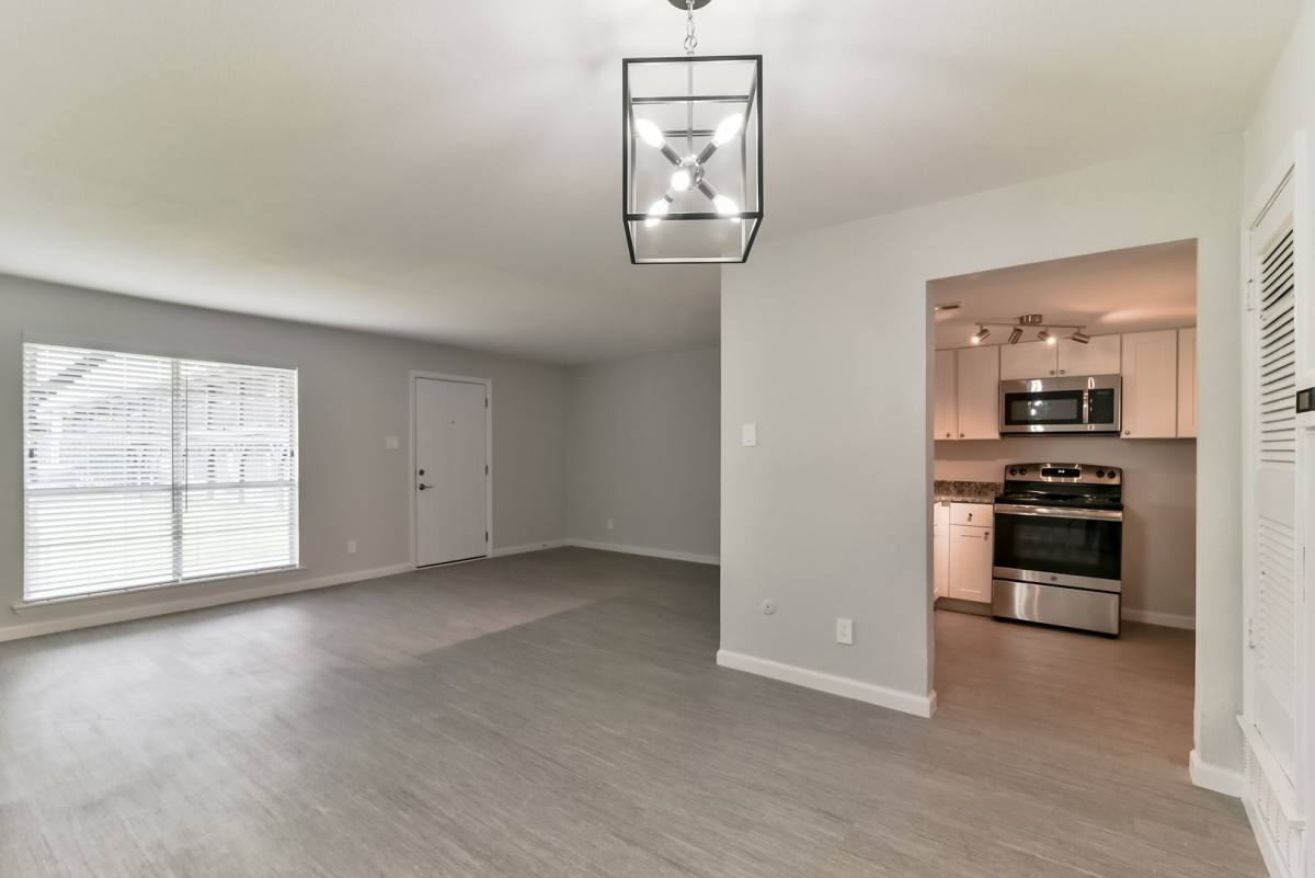 Apartment for rent at 6608-6612 S Freeway - 6612-24, Fort Worth, TX 76134