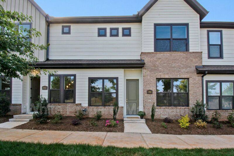 Townhouse for rent at 5914 Ardrey Kell Rd, Charlotte, NC 28277